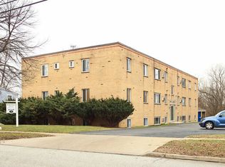 191 Center Rd APT 203, Bedford, OH 44146