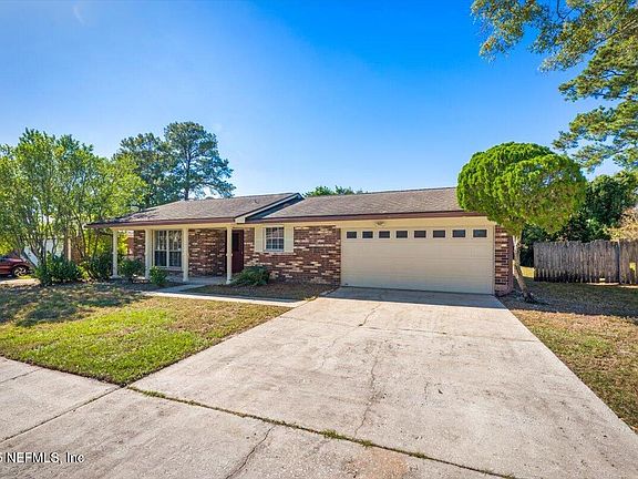 3rd image of 2726 WINROCK Drive W