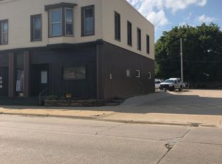 1826 N 2nd St, Clinton, IA 52732