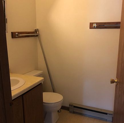 2nd image of 2721 Harvey Dr #5