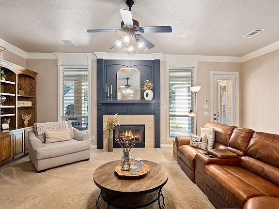 3rd image of 8221 Fm Road 1187 W