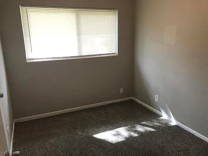 8502 Buckingham Rd — Photo 11