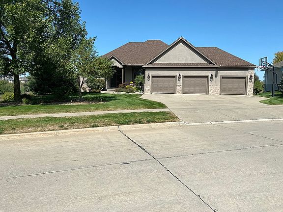 Double Culdesac and 3 Car