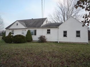 5886 Lakewood Rd, Ravenna, OH 44266