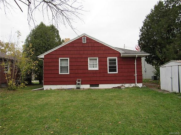 3rd image of 9525 Cayuga Dr