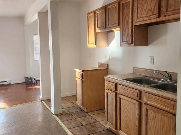 3rd image of 749 Orchard Ave #2