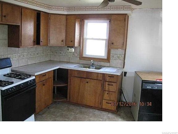 2nd image of 54 Chauncey St