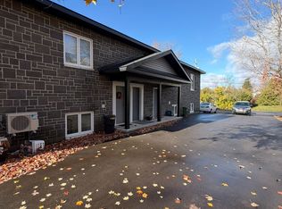 82 Christopher Hamilton St #4, Ottawa, ON K0A 2Z0