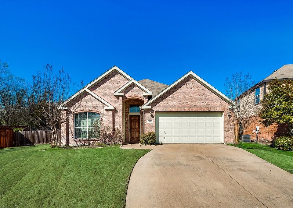 1st image of 3633 English Oak Dr