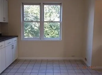 3 bed, 2.5 bath, 1860 sqft, $4,200 — Photo 4