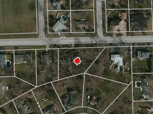 8525 W 91st St, Hickory Hills, IL 60457