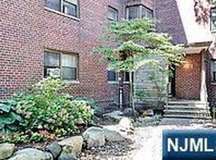 3071 Edwin Ave APT 4A, Fort Lee, NJ 07024