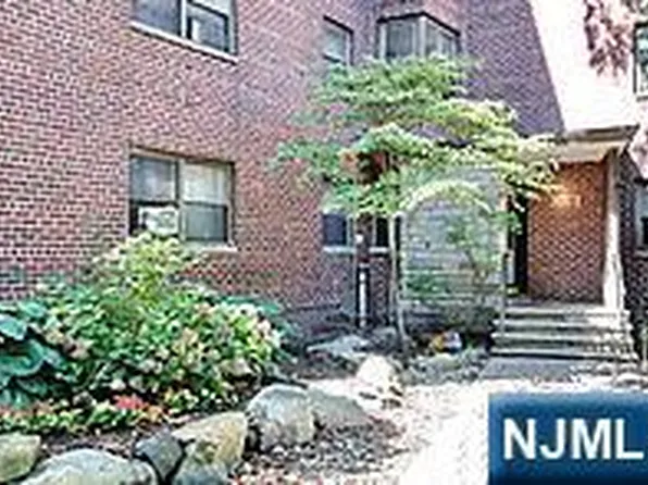 3071 Edwin Ave APT 4A, Fort Lee, NJ 07024