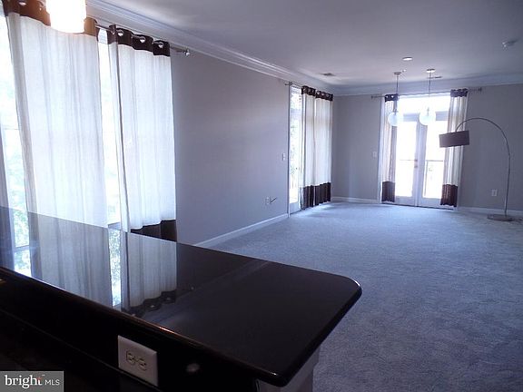 3rd image of 35 All Saints St Unit 212