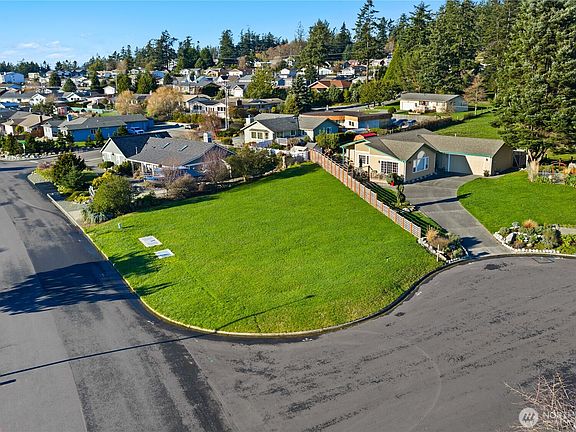 4th image of 5412 Kingsway