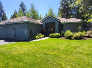 19584 Blue Lake Loop, Bend, OR 97702