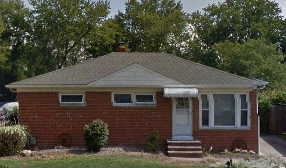 1st image of 381 Divot Dr