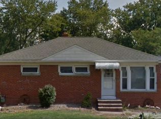 381 Divot Dr, Willowick, OH 44095