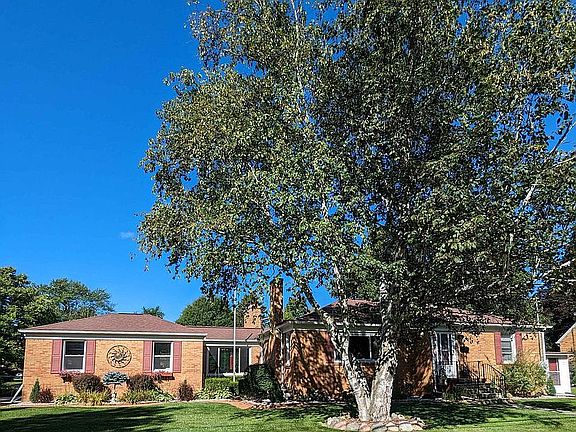 5th image of 409 N McKinley Rd