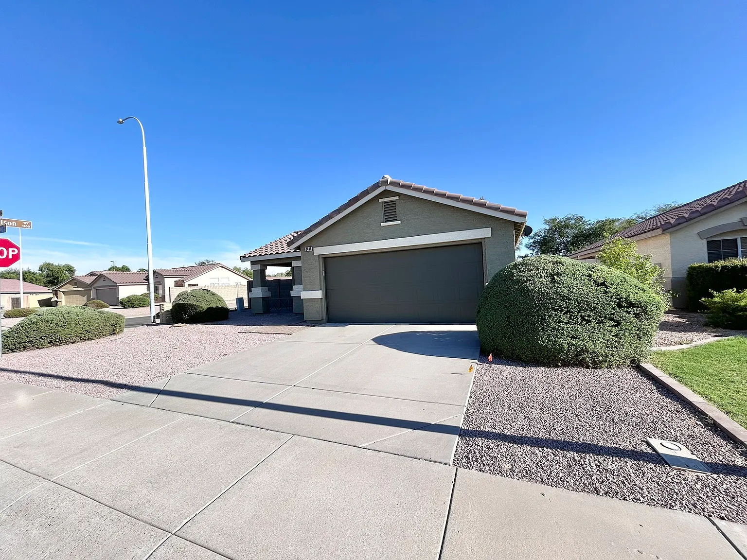 3 bed, 1302 sqft, $2,250 — Photo 2
