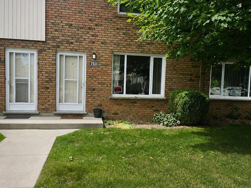 1st image of 753 Walsh St #23
