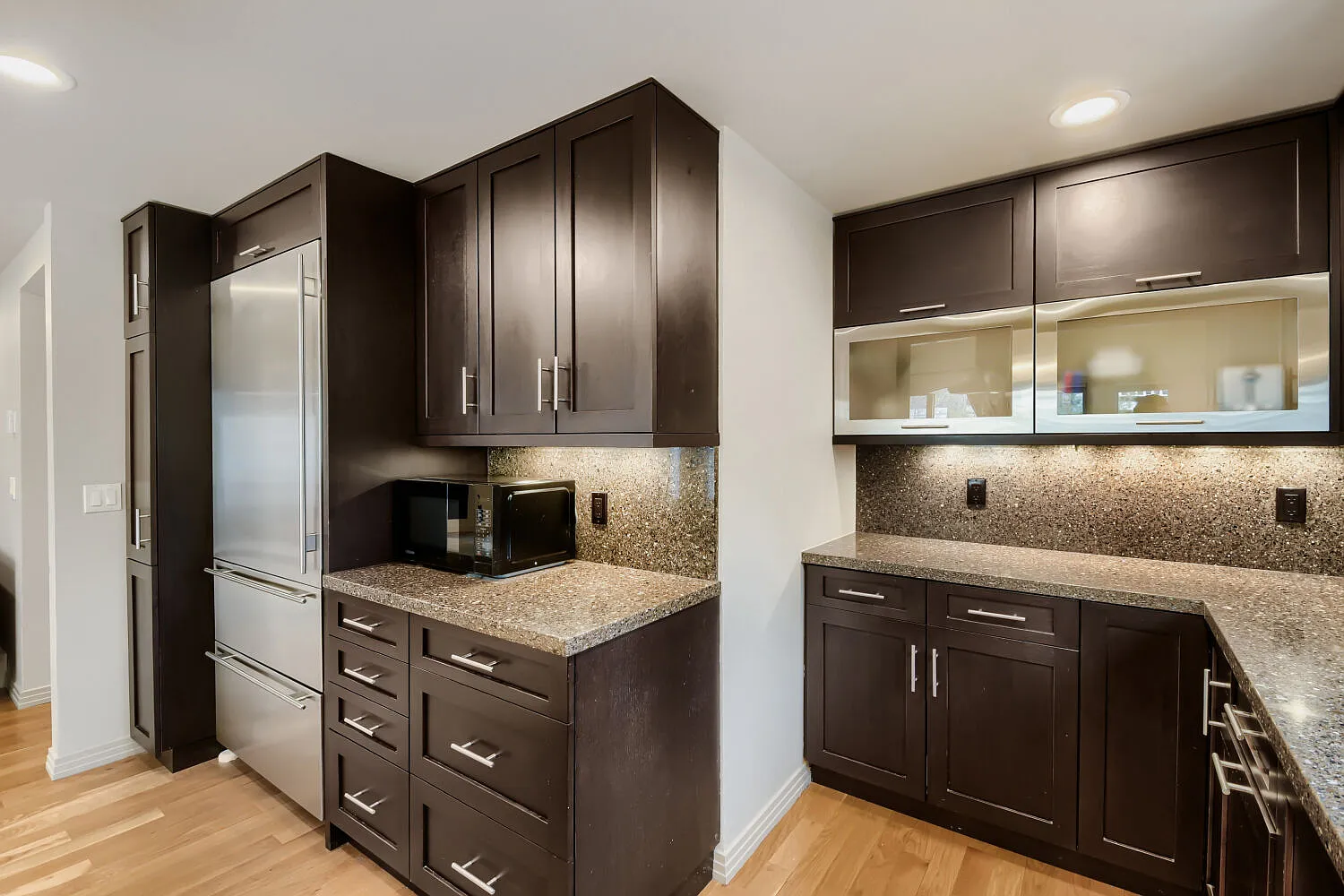 4 bed, 4.5 bath, 2506 sqft, $7,495 — Photo 2