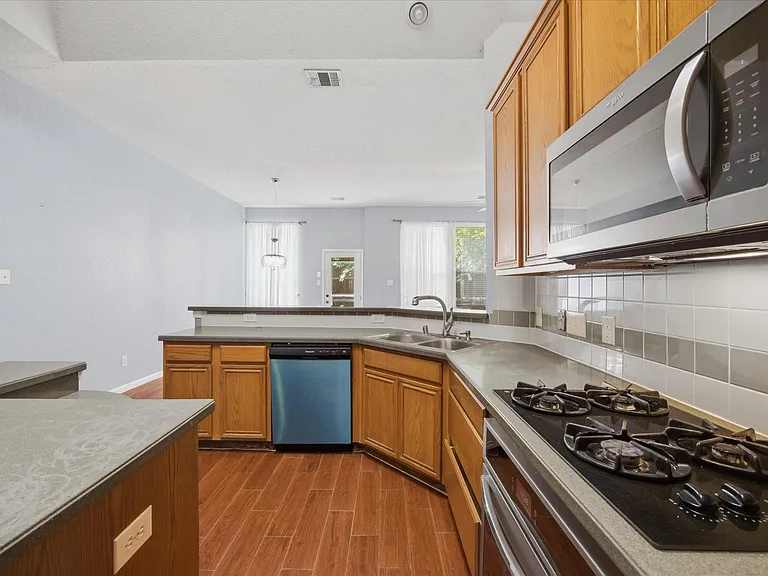 5101 Stonecrest Dr — Photo 23
