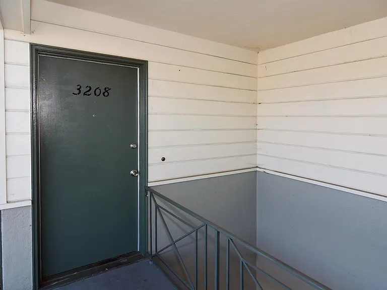 3208 Nevin Ave — Photo 9