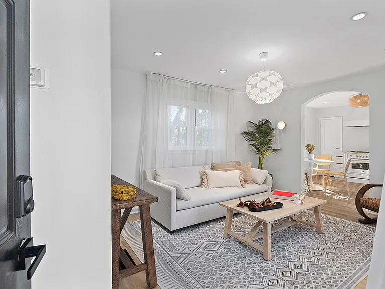 716 Stokeswood Ave SE #2B — Photo 4