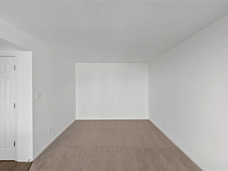 2411 Northampton Dr — Photo 16