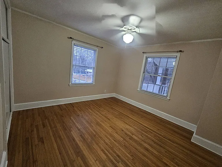 2039 Wilhelmina Ave — Photo 11