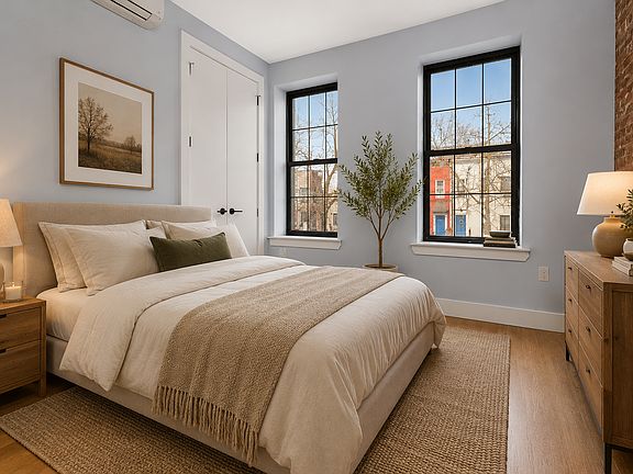 2nd image of 540 Bainbridge St APT 3