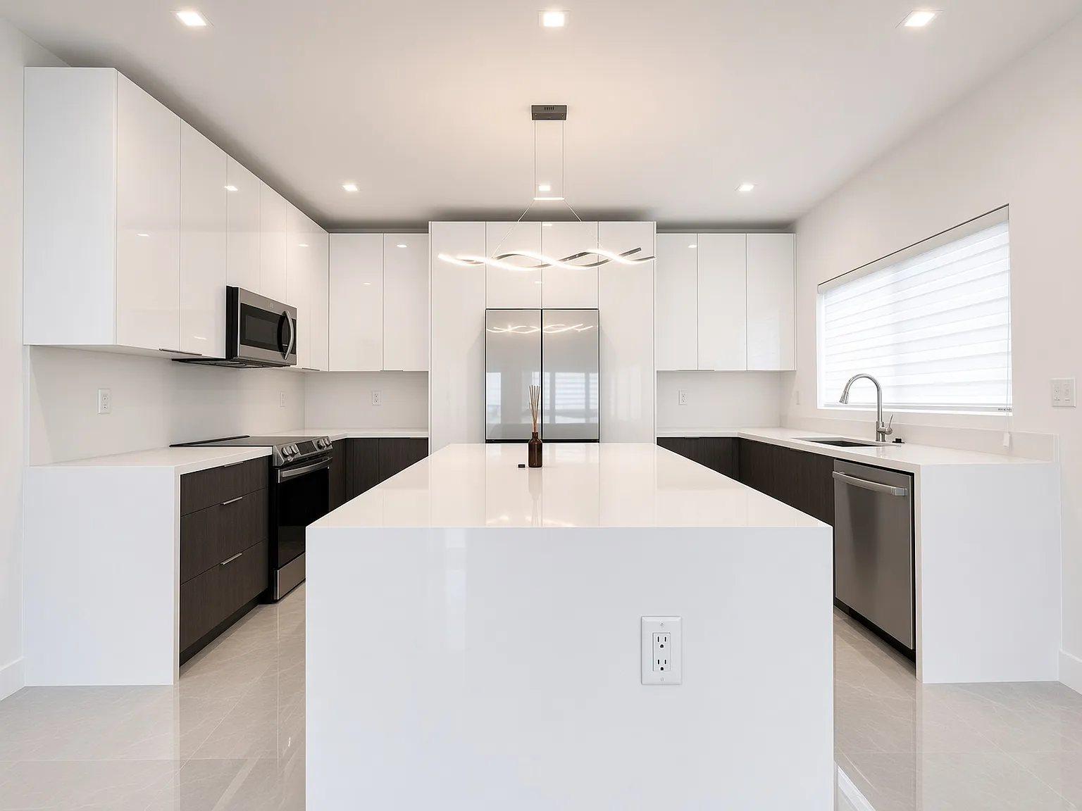 229 W Seaview Cir — Photo 2