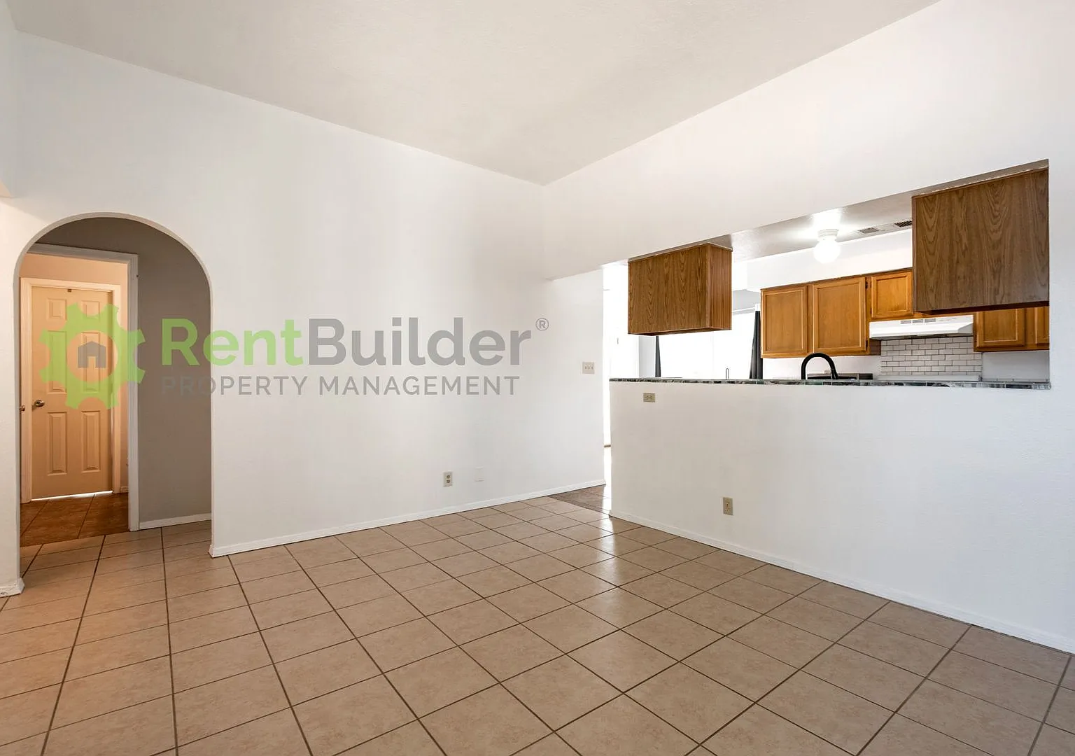 2 bed, 2.0 bath, 877 sqft, $1,645 — Photo 3