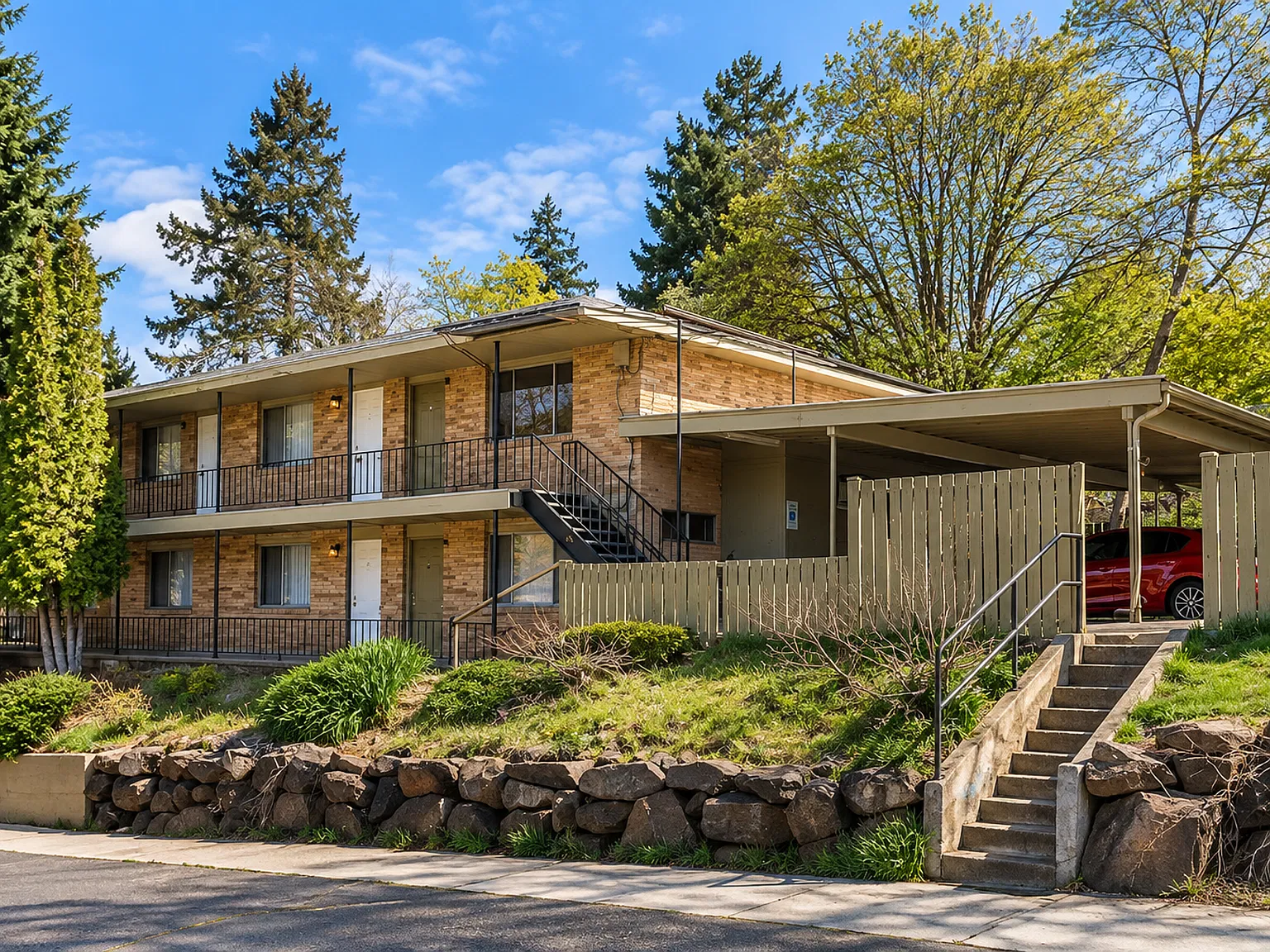 1627 West 7th — Photo 1
