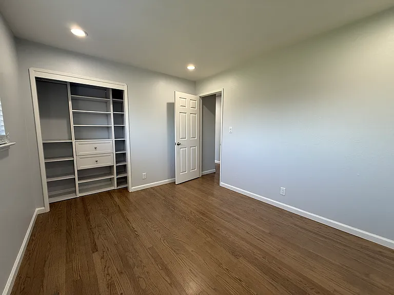 5376 Selma Ave — Photo 10