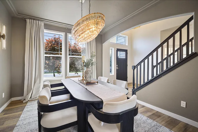6 bed, 4.0 bath, 4015 sqft, $6,500 — Photo 4