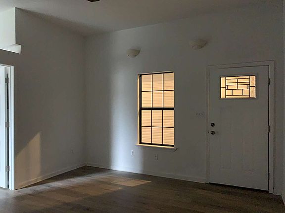 4th image of 1115 W Jefferson Ave #E