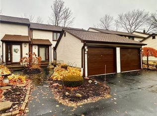 104 Charlesgate Cir, East Amherst, NY 14051