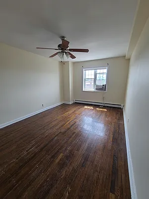 Rented by Bouklis Group | media 10