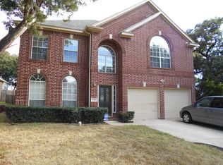 800 Forest Hollow Dr, Hurst, TX 76053