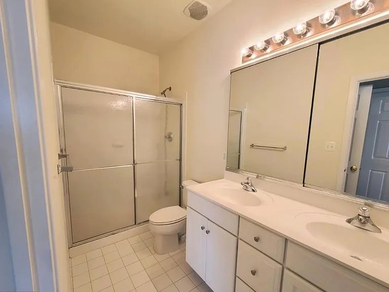 42625 Homefront Ter — Photo 13