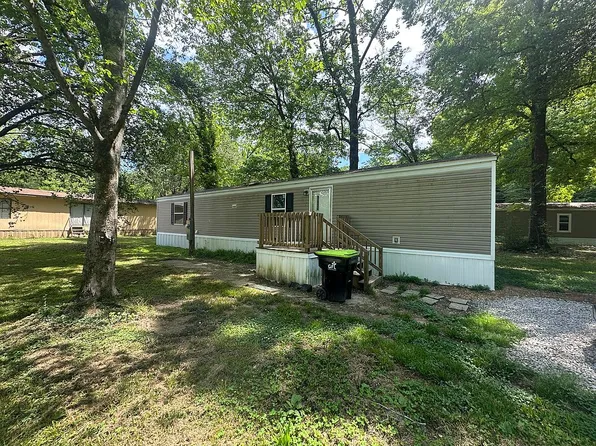 707 Morgan Dr, Trussville, AL 35173
