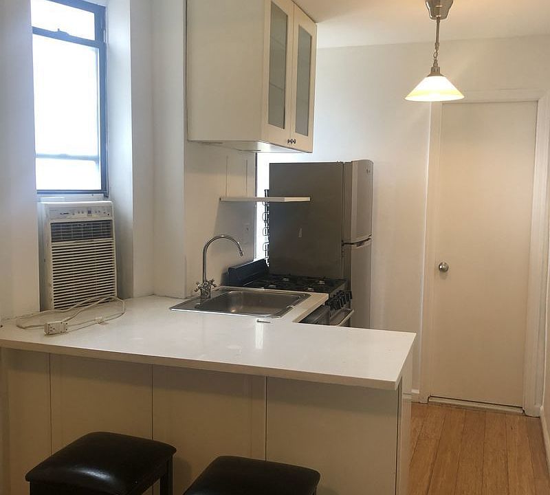1st image of 354 E 78th St Frnt 3