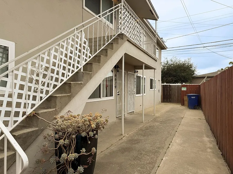 6625 6631 1/2 Amherst St — Photo 7