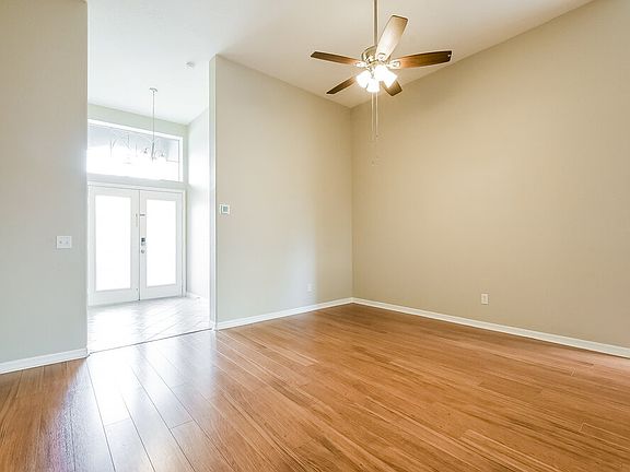 5th image of 3600 Meadow Green Dr