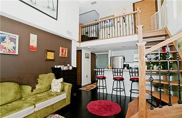 Sold by R New York | media 13