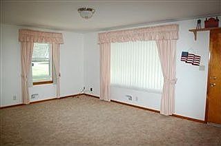 3rd image of 1529 Slayton Ave