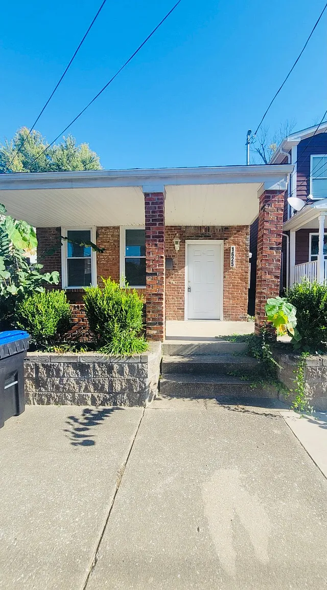 1625 Bank St photo 1