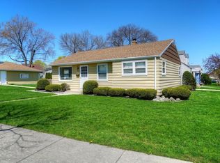 5206 W Tesch Ave, Milwaukee, WI 53220